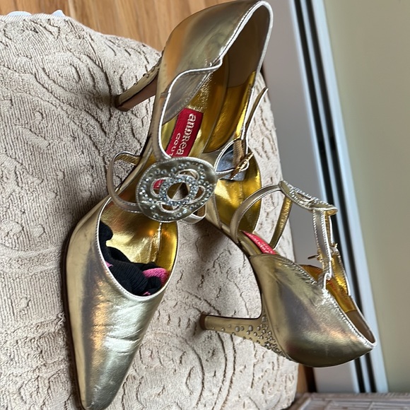 A very rare, designer coutoure Dress shoe in gold w crystals embelishments size7 - Picture 9 of 15